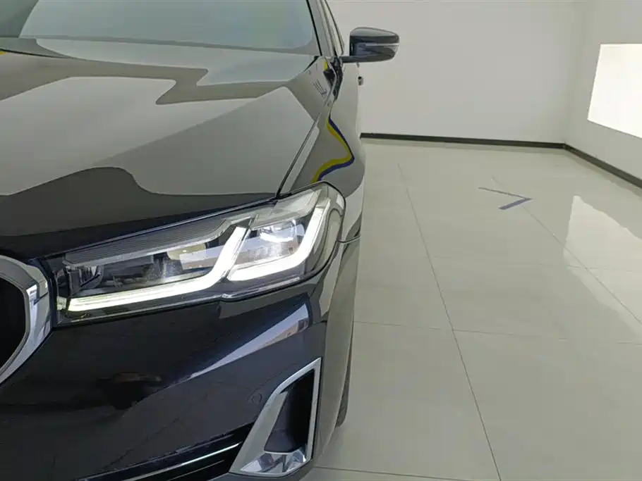 BMW 5 Series 2022 Model Second Facelift 525Li Luxury Package фото 5