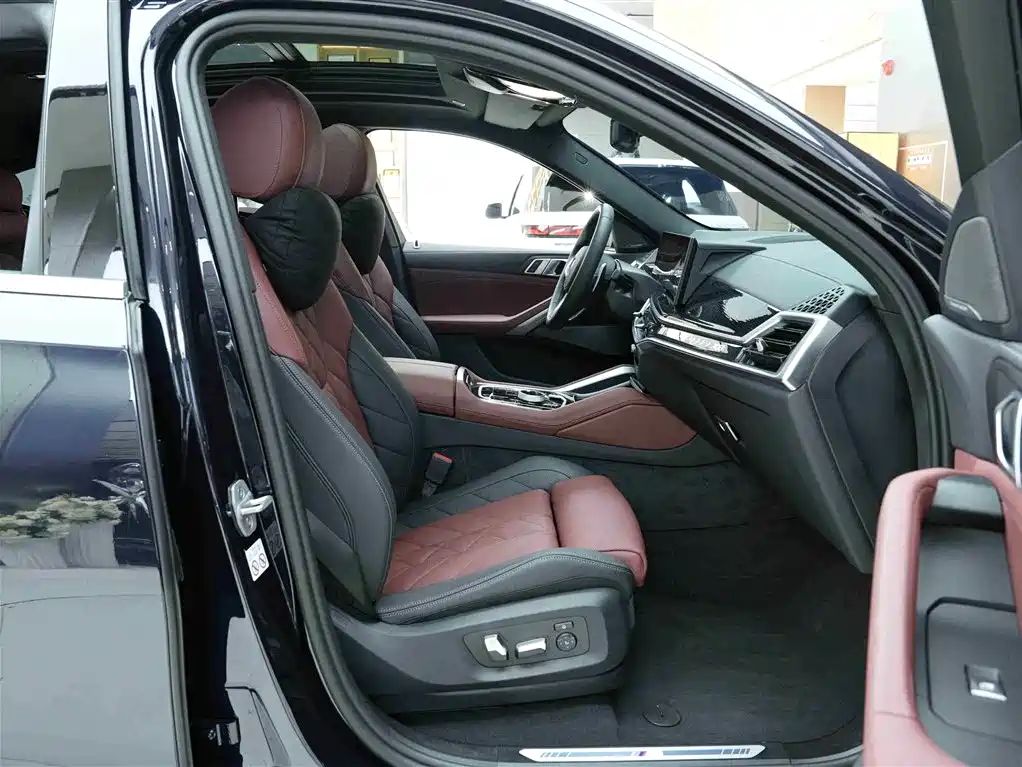 BMW X6 2023 xDrive40i M Sport Package фото 12