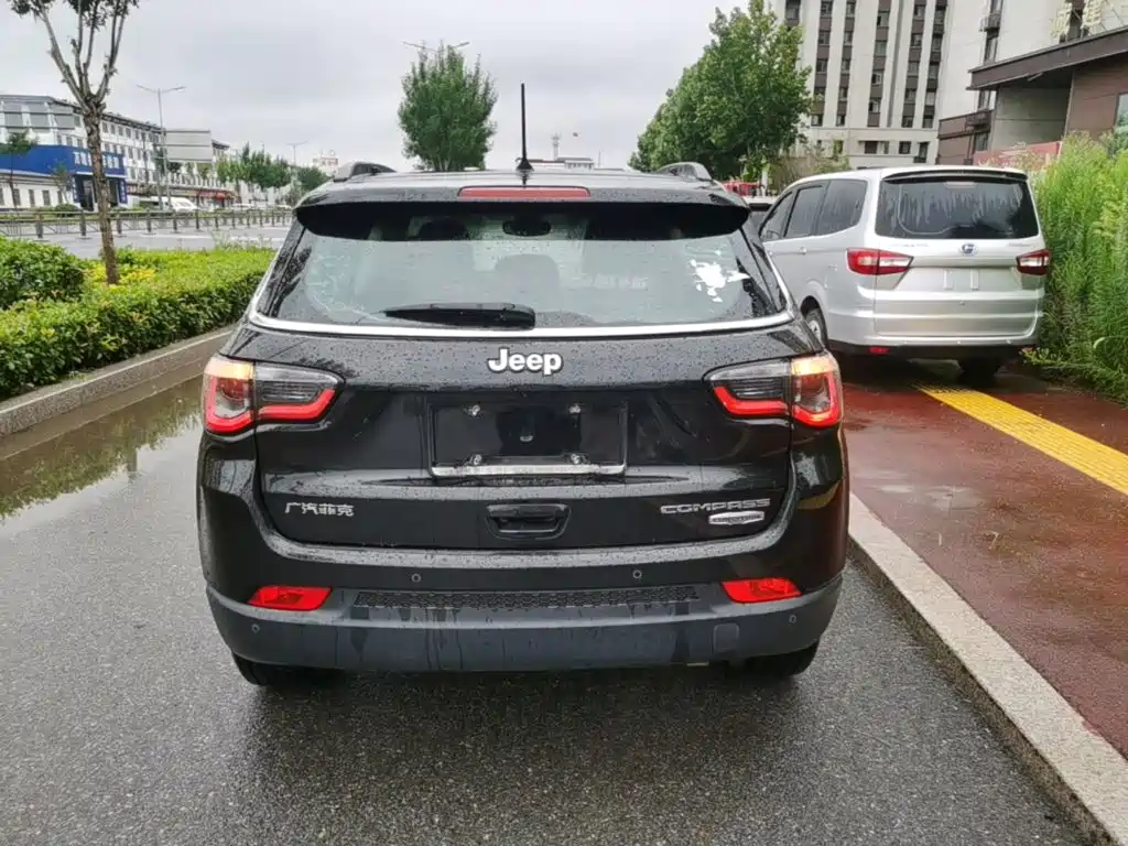 Photo 6 - Jeep Compass