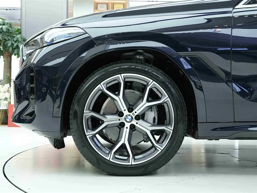 BMW X6 2023 xDrive40i M Sport Package фото 18