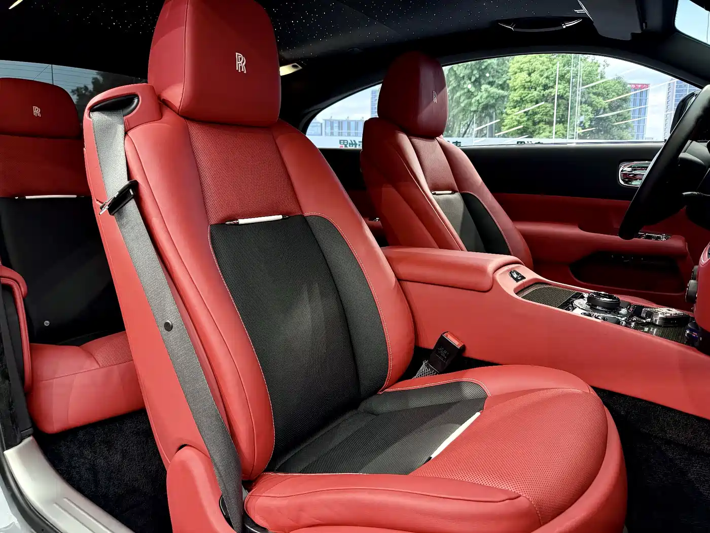 Rolls-Royce Wraith 2018 6.6T Black Badge фото 8