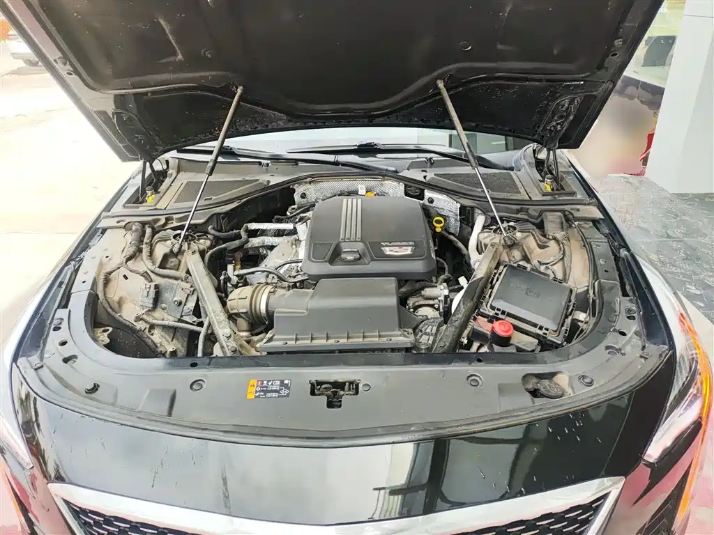 CADILLAC CT6
