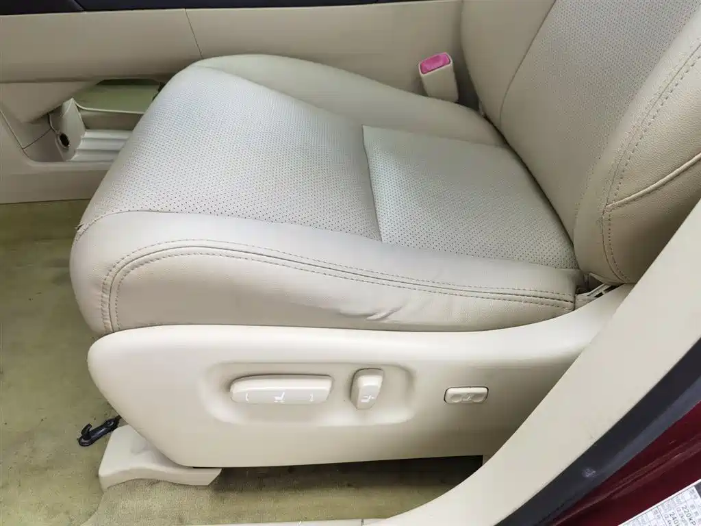 Lexus RX Classic 2011 270 Luxury фото 20