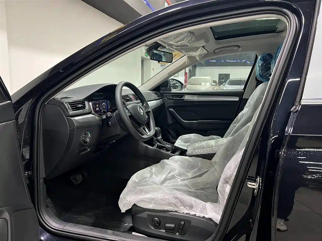 Škoda Superb 2025 Model TSI280 DSG Premium Edition фото 7