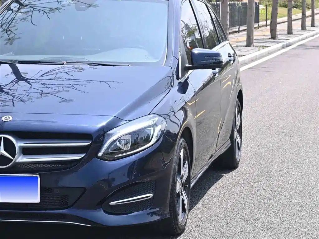 Mercedes-Benz B-Class 2018 B 200 Fashion фото 4