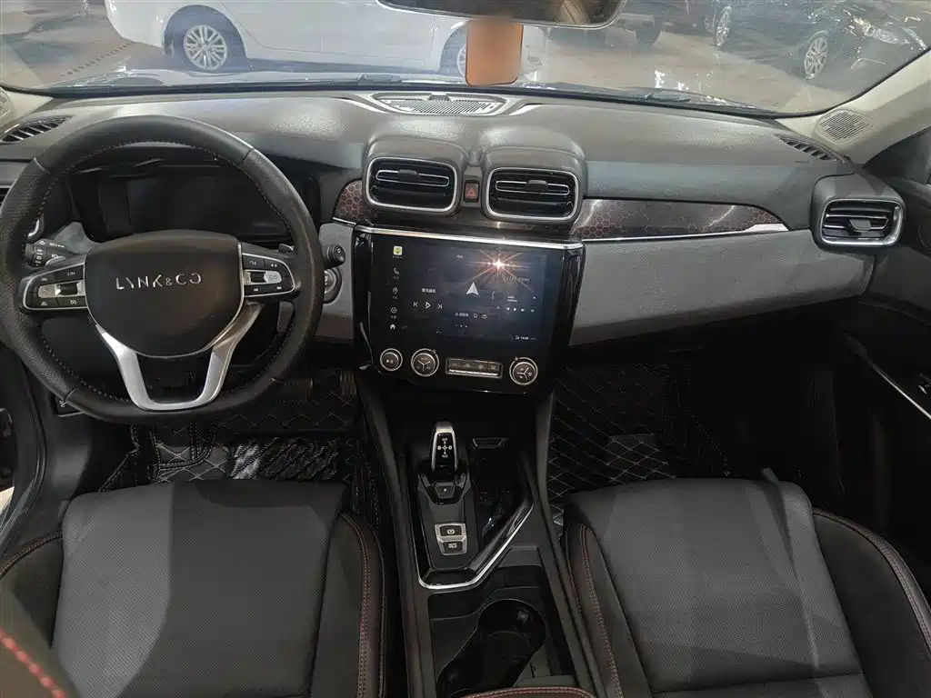 Lynk & Co 02 2019 1.5T DCT FWD Jin Pro Version China VI фото 14