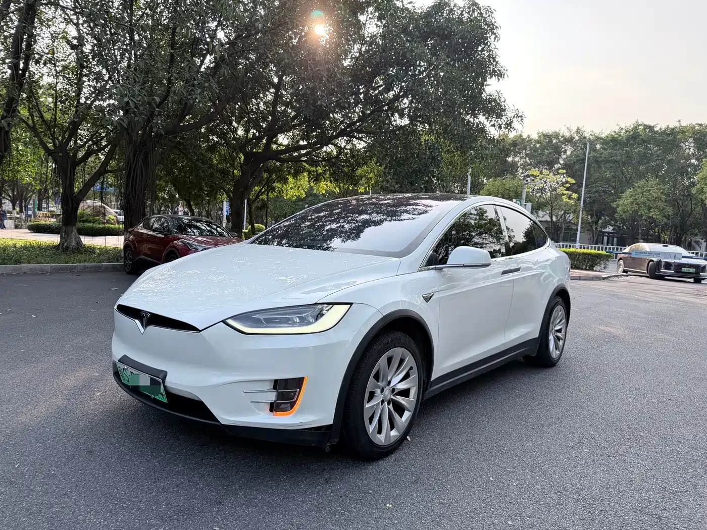 TESLA MODEL X