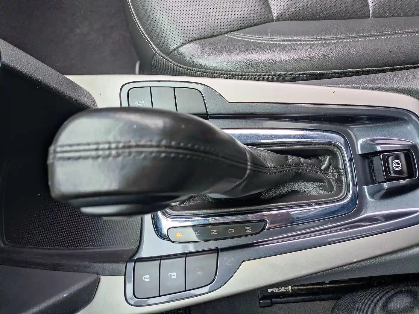 Chevrolet Malibu 2016 1.6T Automatic Luxury Edition фото 26