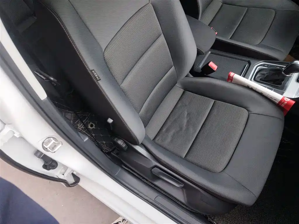 Volkswagen Golf Sportsvan 2016 230TSI Automatic Progressive фото 25