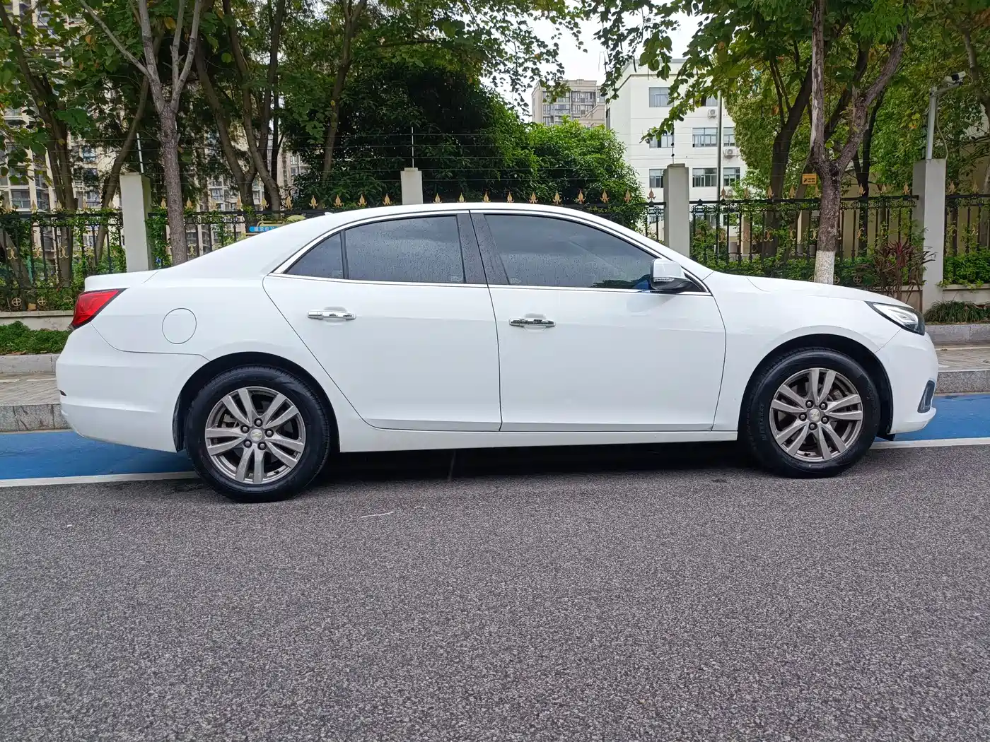 Chevrolet Malibu 2016 1.6T Automatic Luxury Edition фото 8