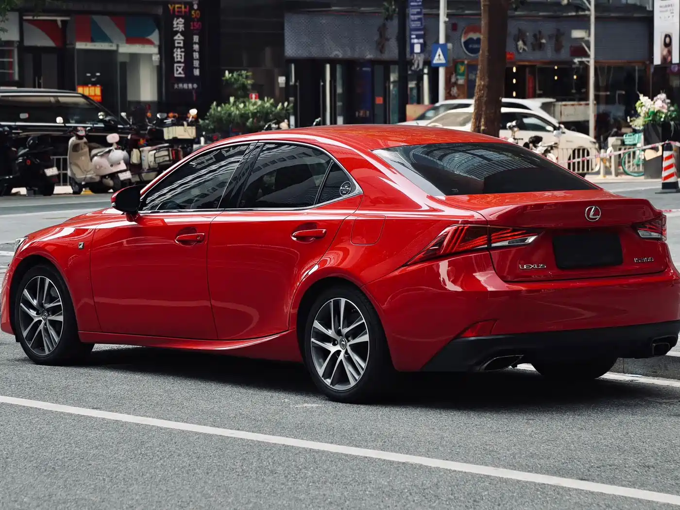 Lexus IS 2017 300 F SPORT фото 3