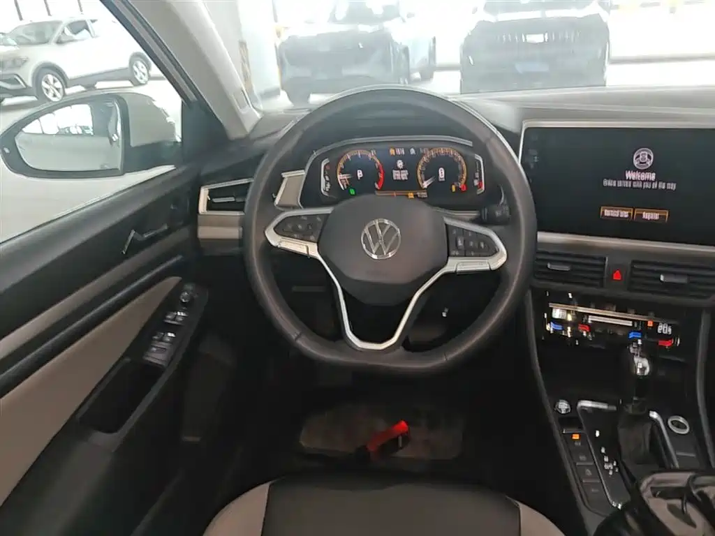 Volkswagen Bora 2024 300TSI DSG Premium Ride Edition фото 11