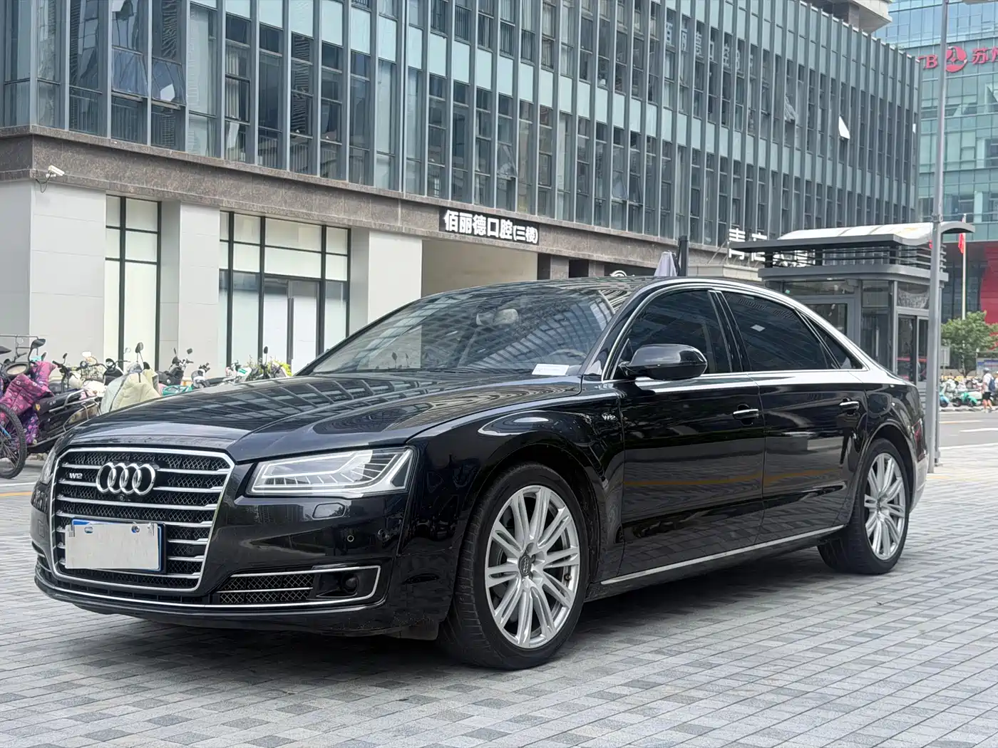 Audi A8 2014 A8L 6.3 FSI W12 quattro Flagship