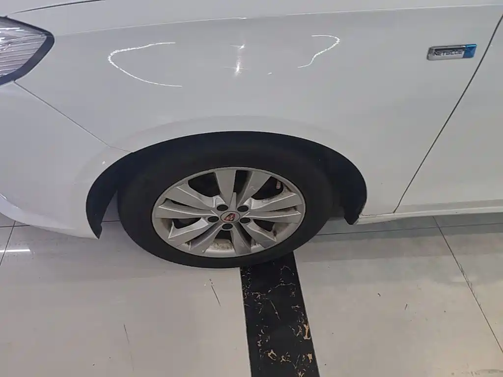 Photo 23 - Roewe 360