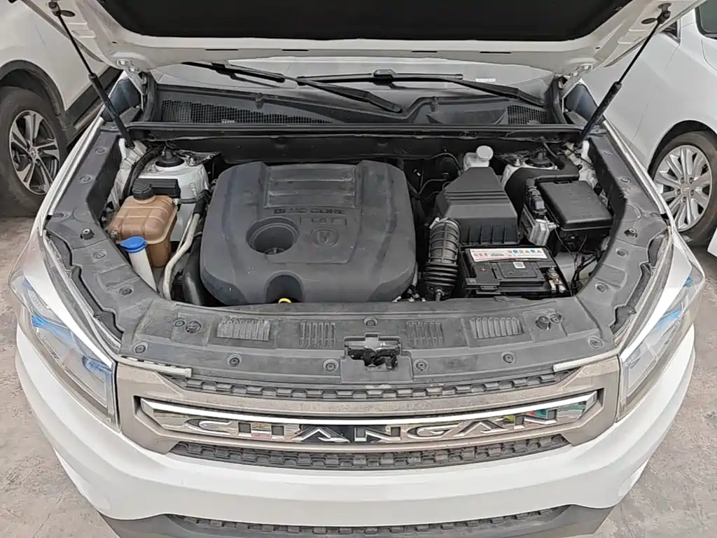 Фото 20 - Changan CS75