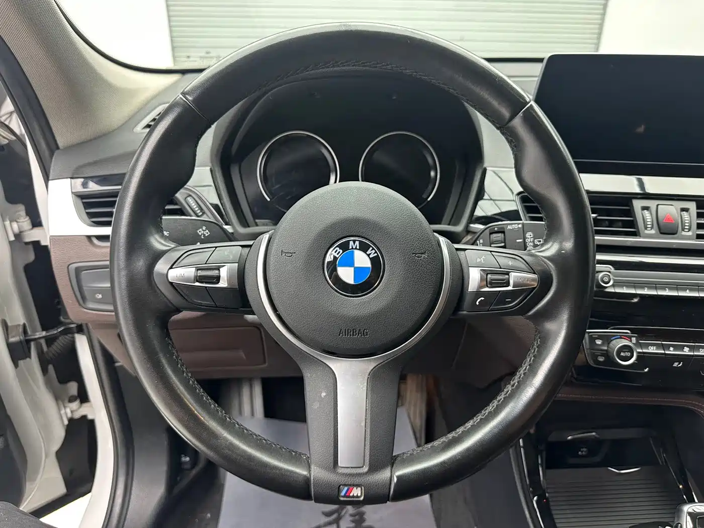 BMW X1 2022 sDrive20Li Premium фото 13