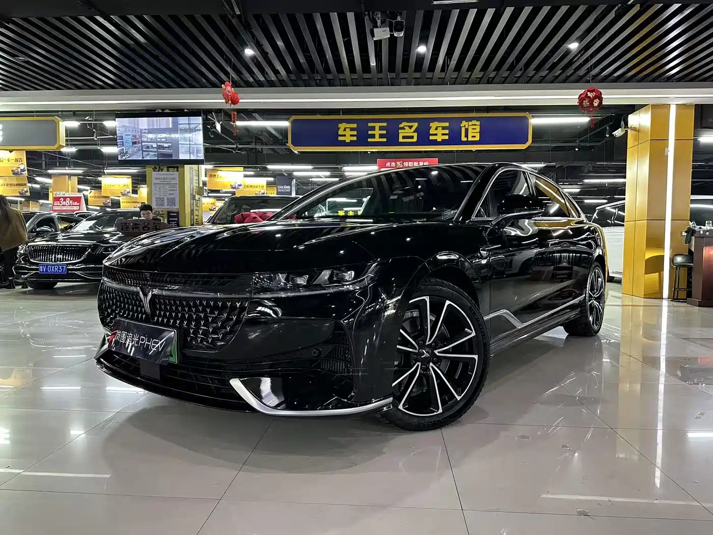Voyah Auto VOYAH Zhuiguang 2024 PHEV AWD Ultra Long Range Flagship