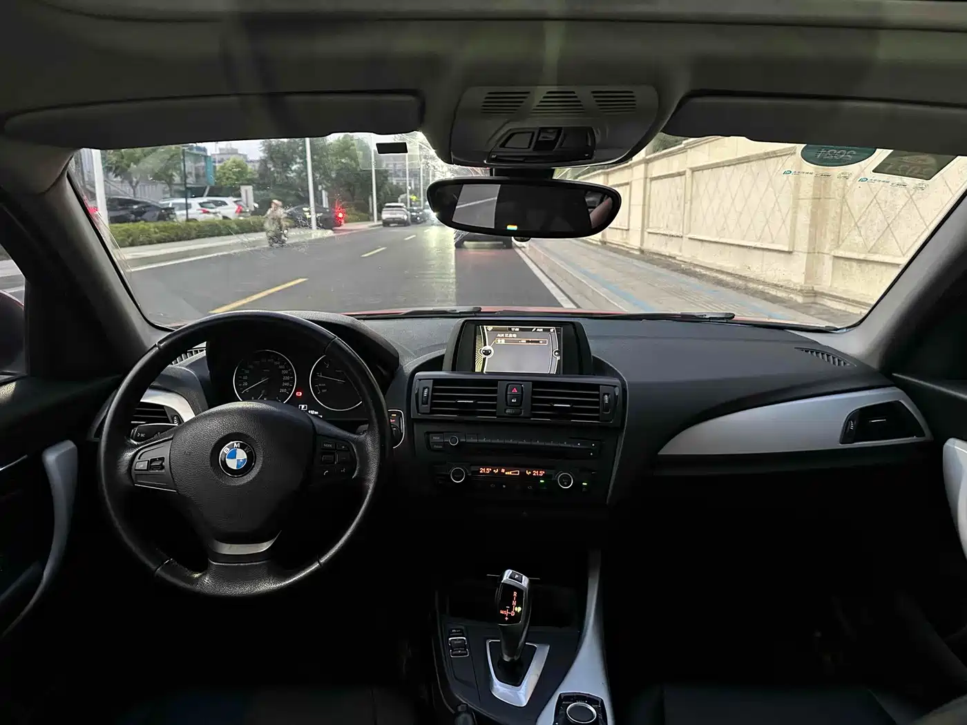 BMW 1 Series (Import) 2012 118i Leading фото 8