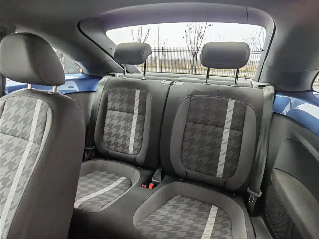 Volkswagen Beetle 2018 180TSI Easy Joy Edition фото 15