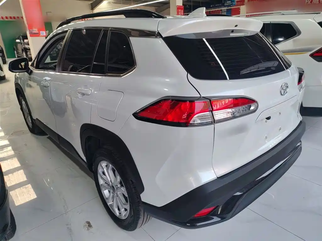 Toyota Frontlander 2023 2.0L CVT Elite Edition фото 5