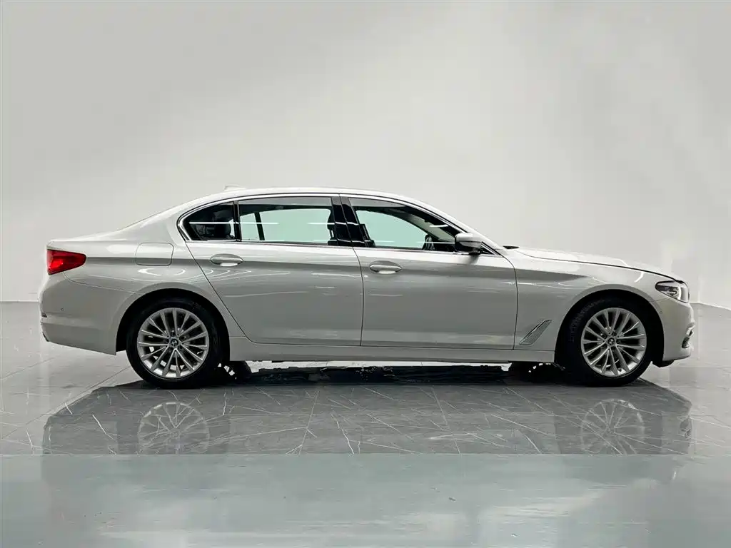 BMW 5 Series 2020 525Li Luxury Package фото 7