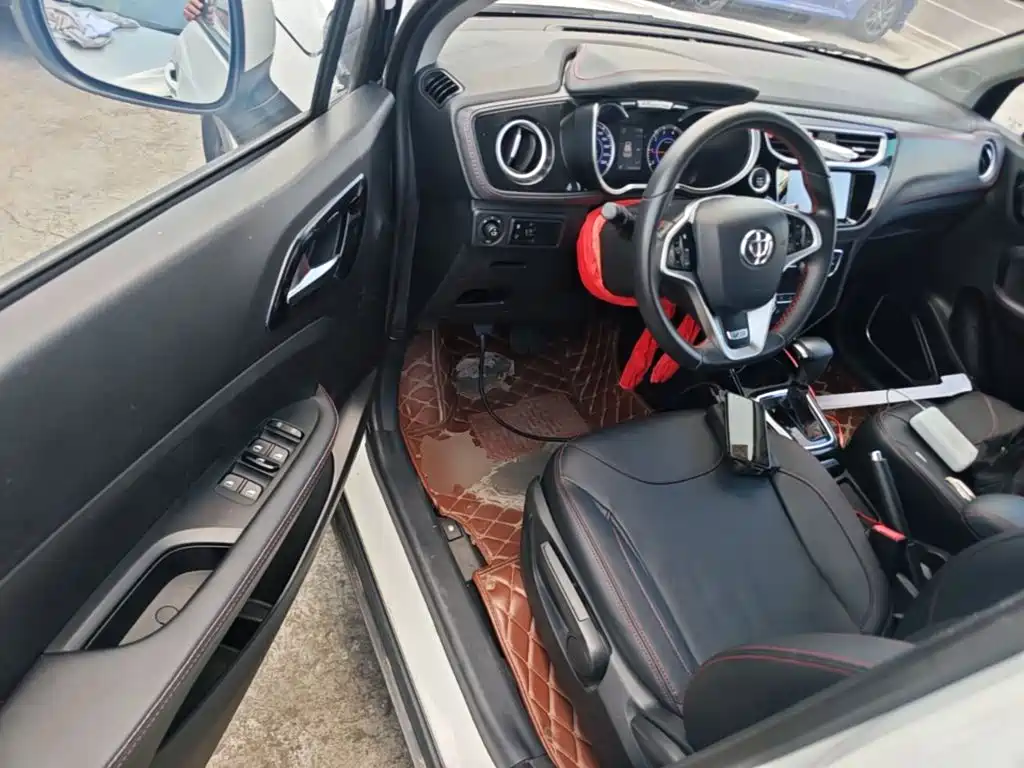 Zhonghua V3 2016 2016 1.5T Automatic Flagship