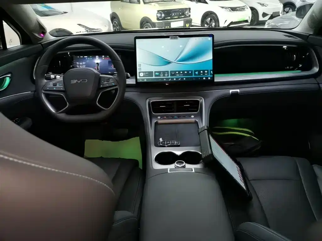 BYD Hai Shi 07 DM-i 2025 150 Pilot+ Edition фото 10