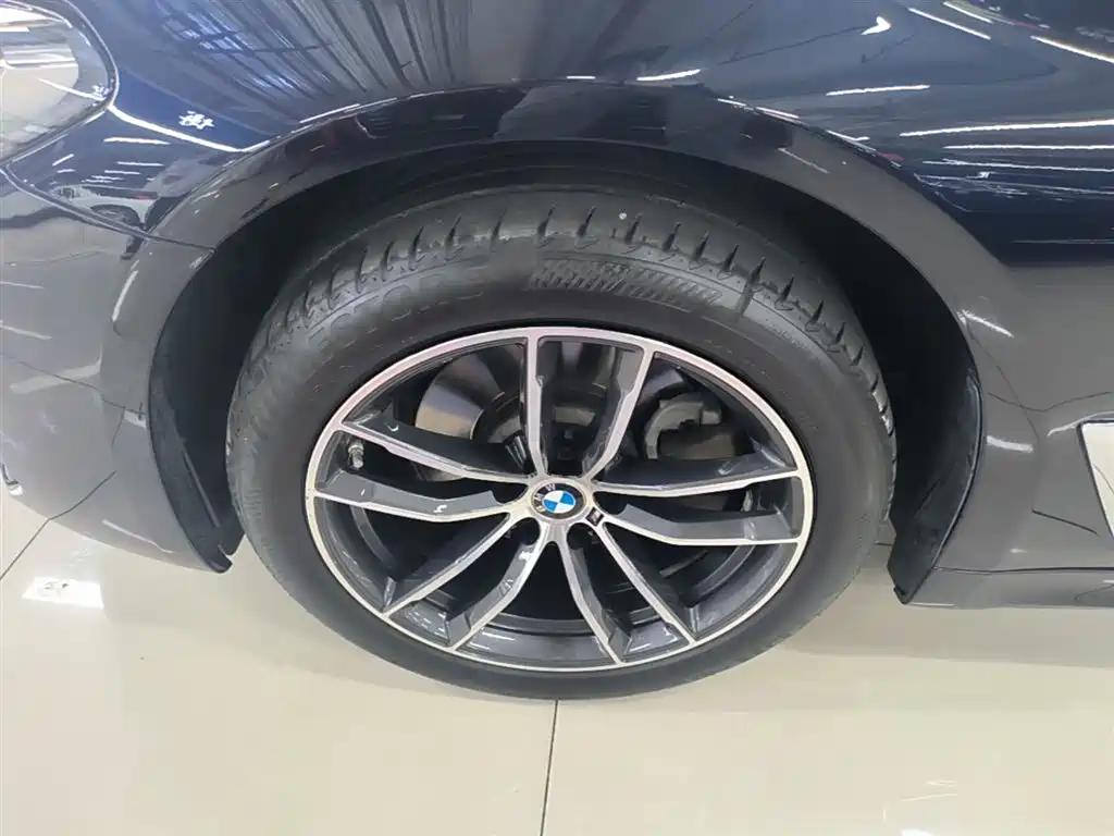 BMW 5 Series 2022 Model Second Facelift 525Li M Sport Package фото 23