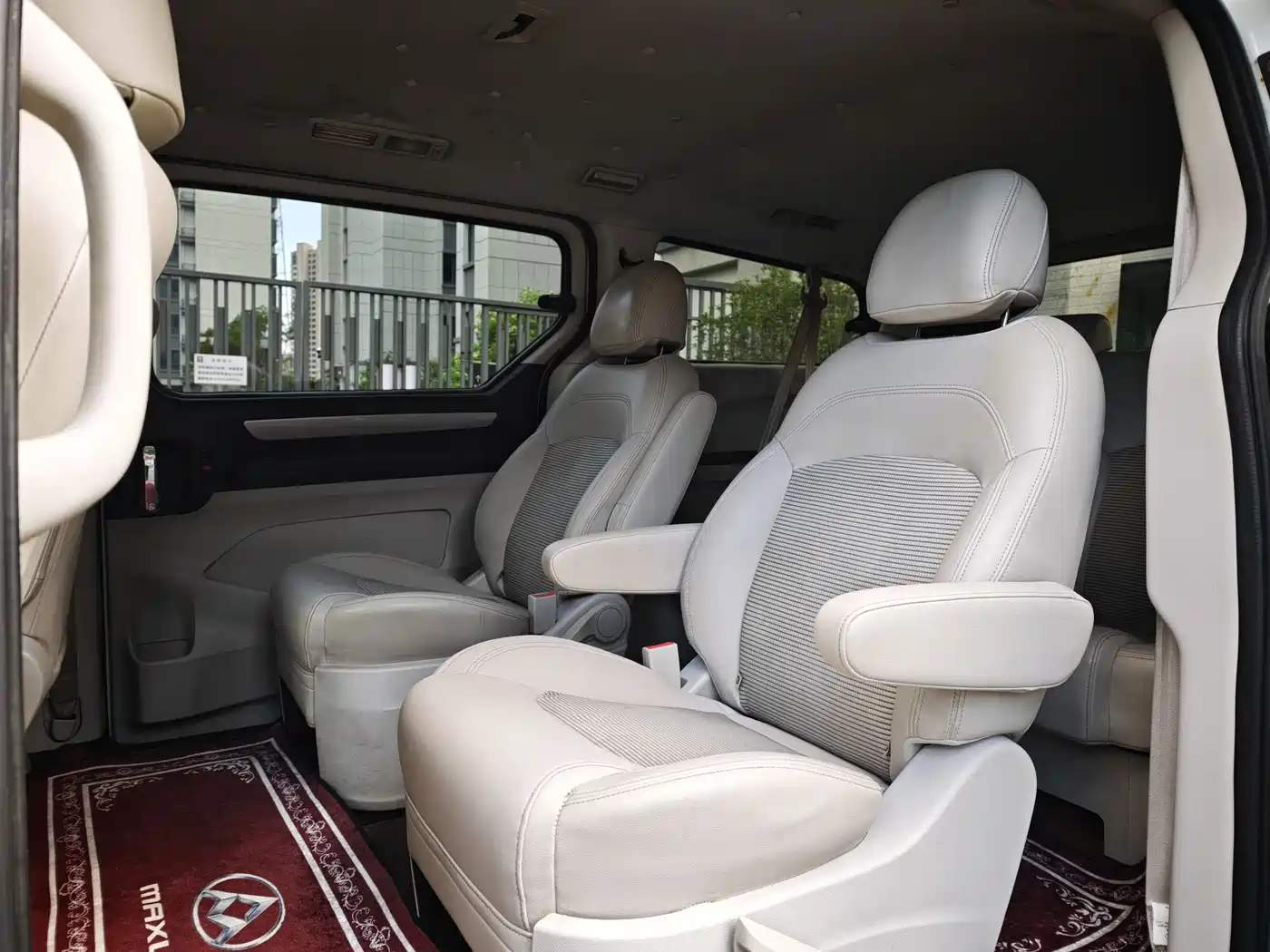 SAIC Maxus Maxus G10 2017 2016 1.9T Automatic Luxury Diesel China V