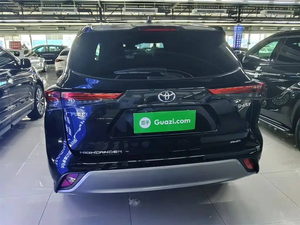 TOYOTA HIGHLANDER