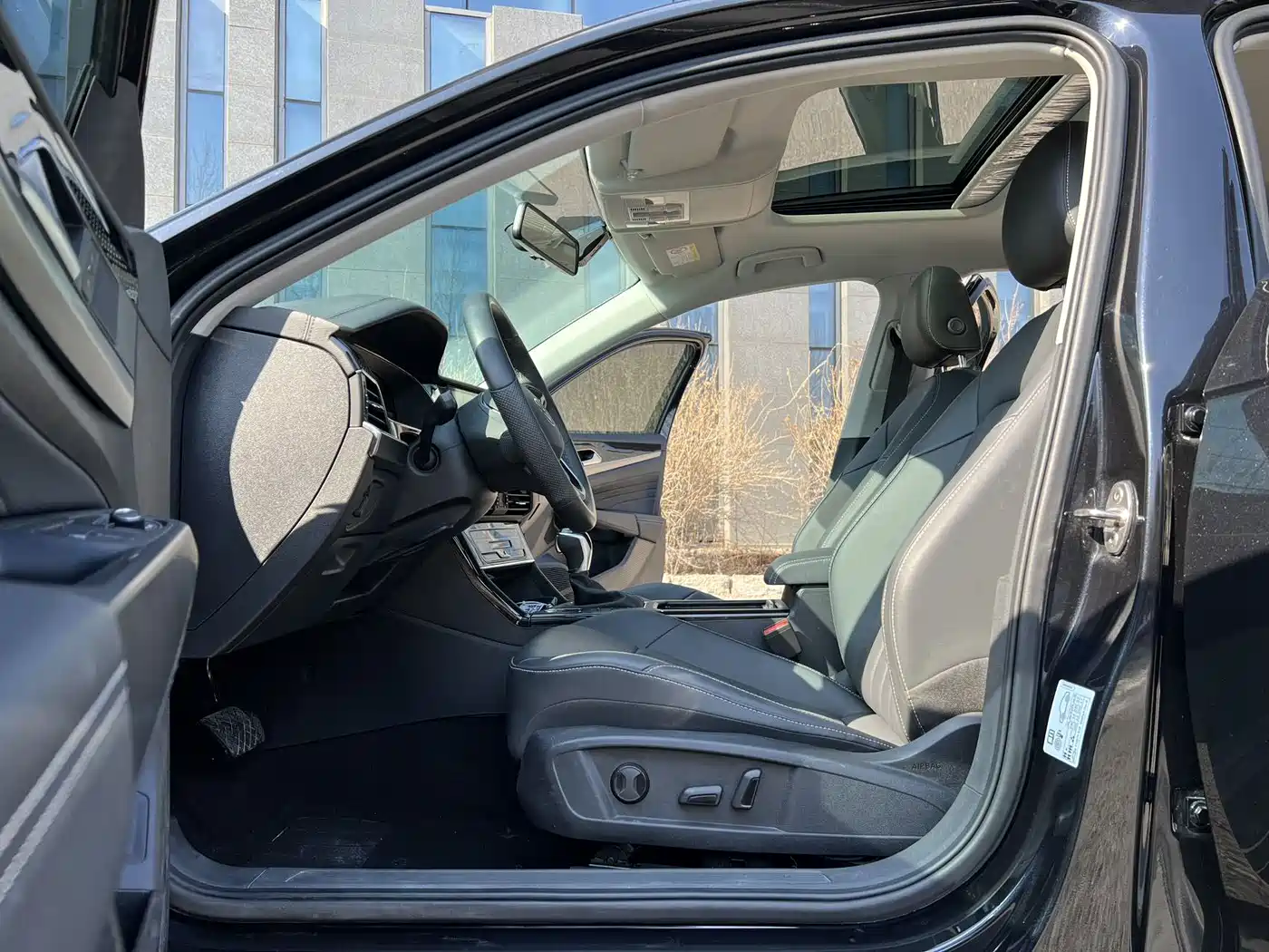 Volkswagen Passat 2023 280TSI Business Edition фото 8