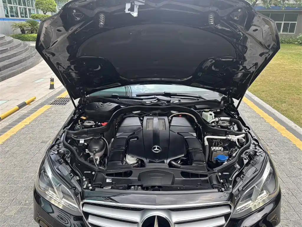 Mercedes-Benz E-Class 2015 E 320 L Sport фото 15