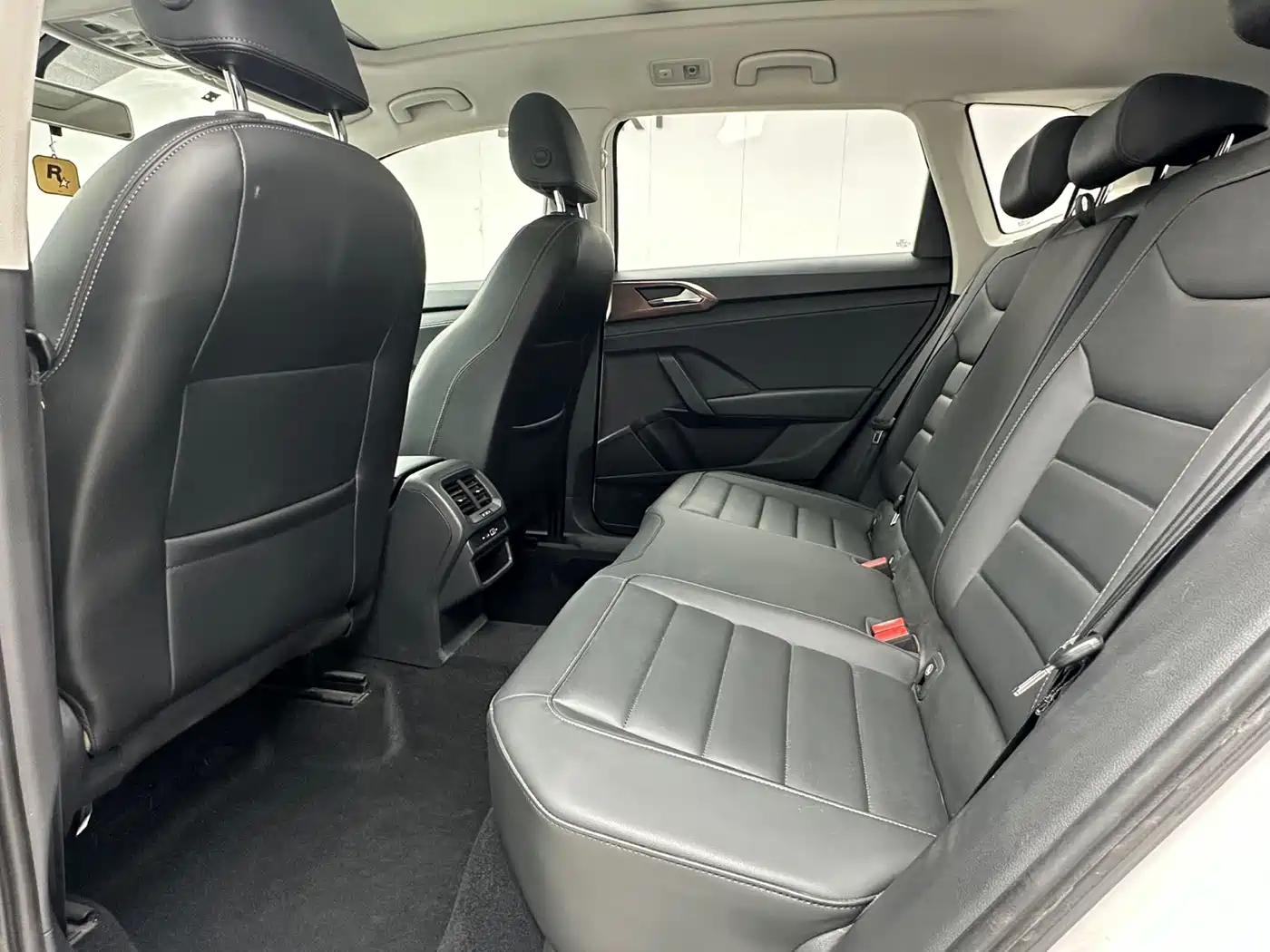 Volkswagen Tharu 2021 Model 280TSI 2WD Comfort Edition фото 8