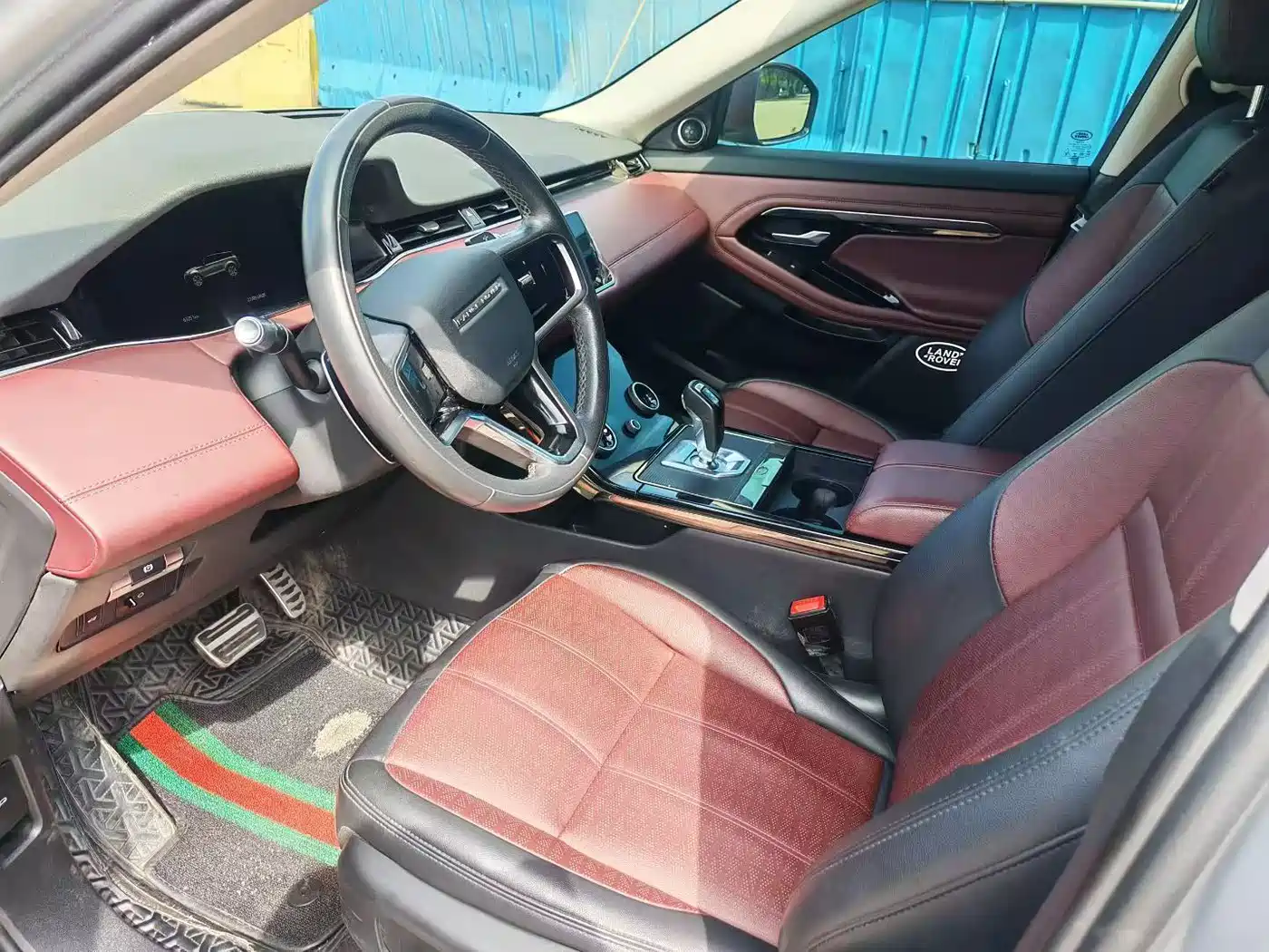 Land Rover Range Rover Evoque 2022 Range Rover Evoque L 249PS R-Dynamic Luxury Edition фото 4