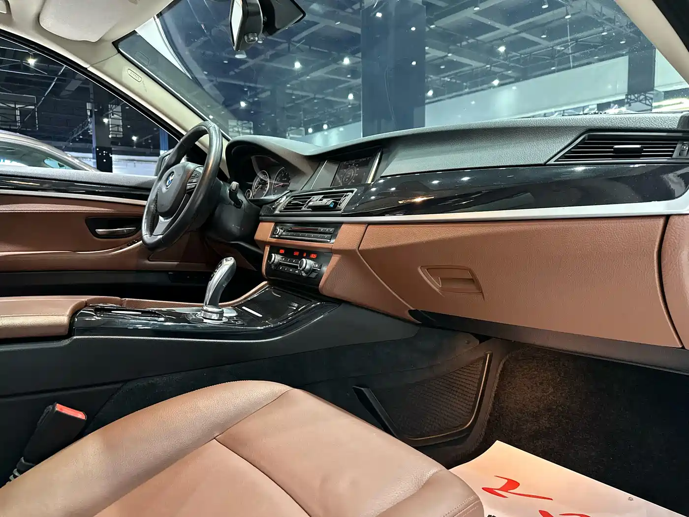 BMW 5 Series 2017 520Li Classic Edition фото 12