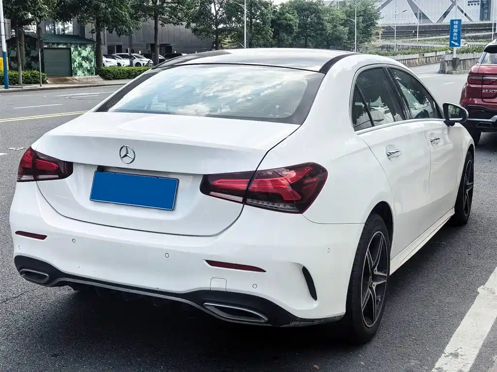 Mercedes-Benz A-Class 2020 A 200 L Sport Sedan фото 9