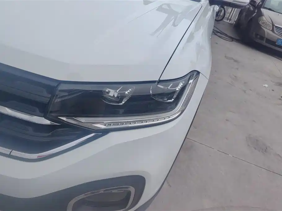 Volkswagen Tanying 2021 1.5L Automatic Smart Connect Edition фото 5