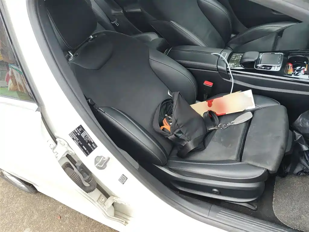 Mercedes-Benz A-Class 2019 Facelift A 200 L Sports Sedan фото 4