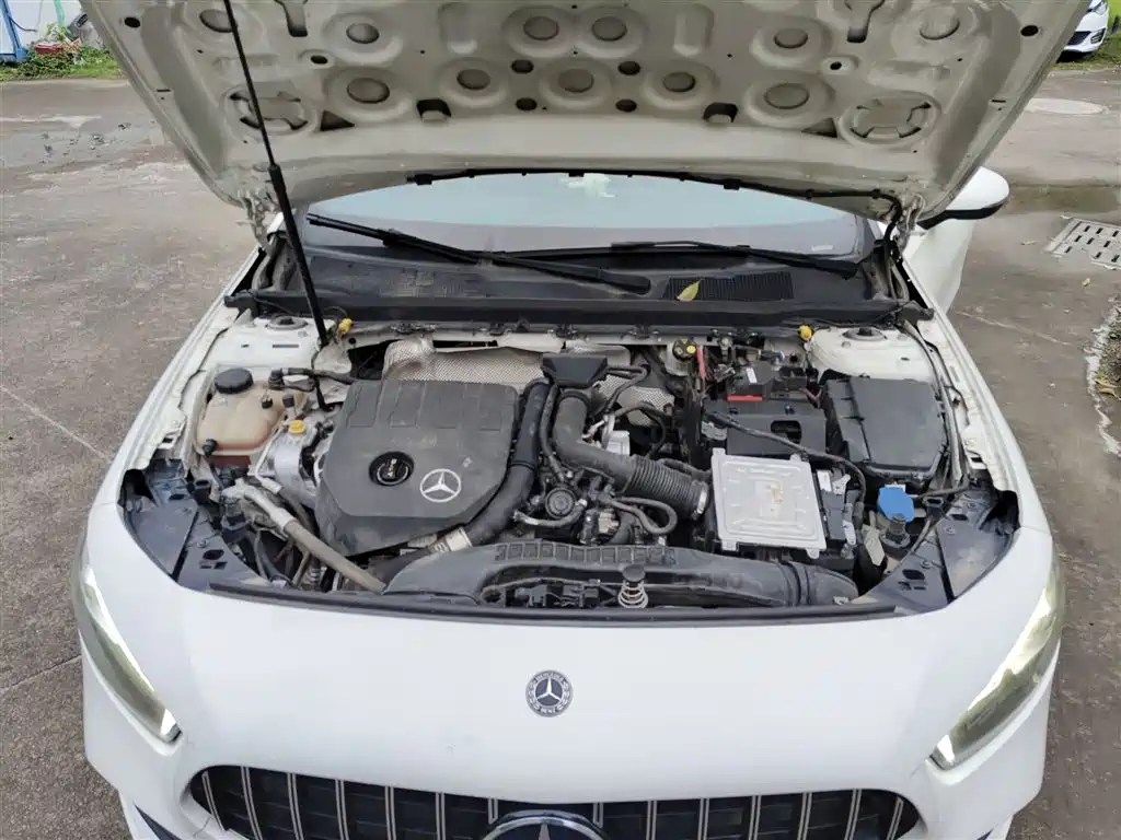 Mercedes-Benz A-Class 2019 Facelift A 200 L Sports Sedan фото 19