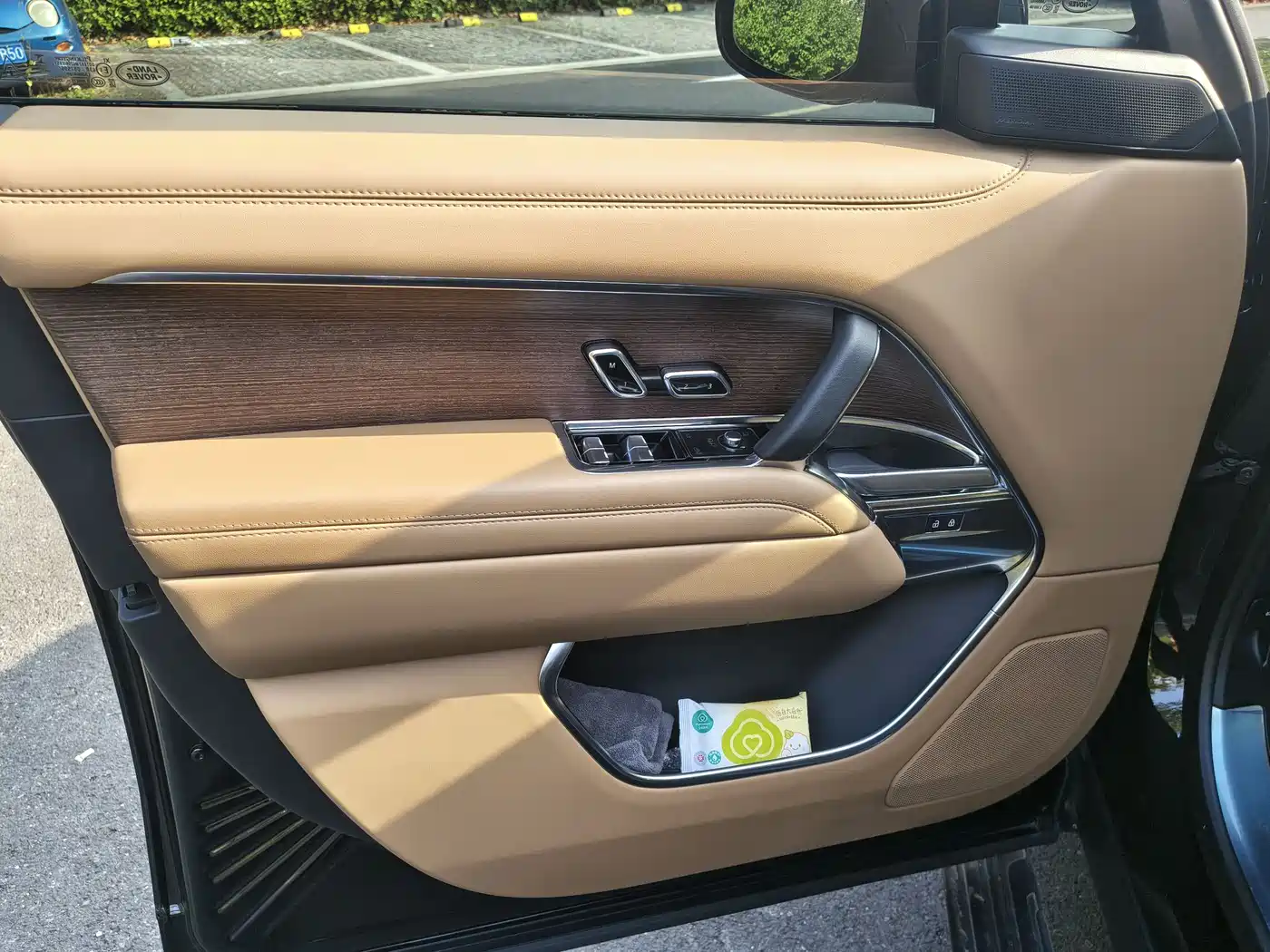 Land Rover Range Rover 2024 3.0 L6 360PS Golden Age Edition фото 5