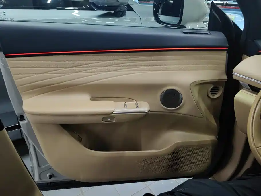 Exeed Exlantix ET 2025 2025 Extended Range 240 AWD Camping Edition