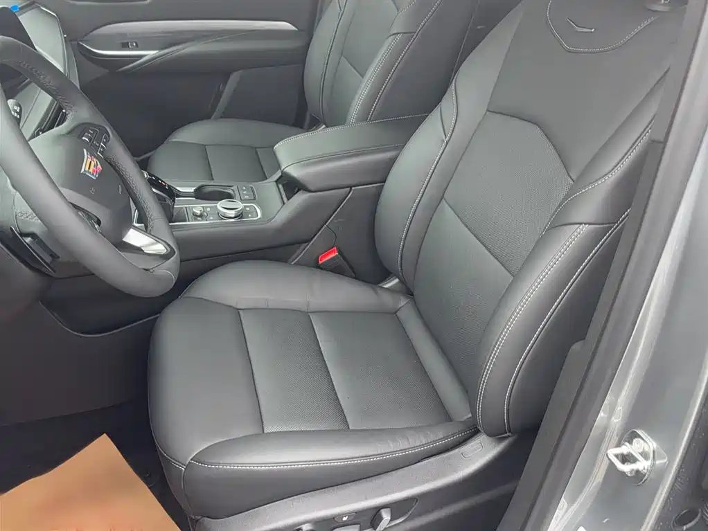 Cadillac XT4 2024 28T 2WD Premium фото 6