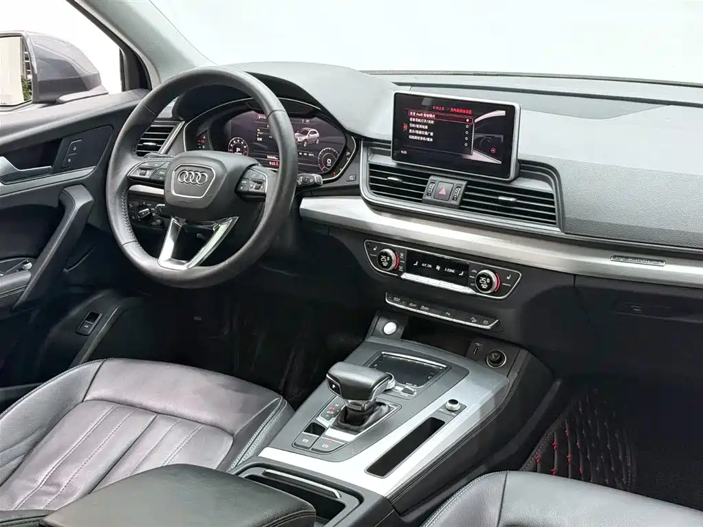 Audi Q5L 2020 Facelift 40 TFSI Honor Fashion фото 13