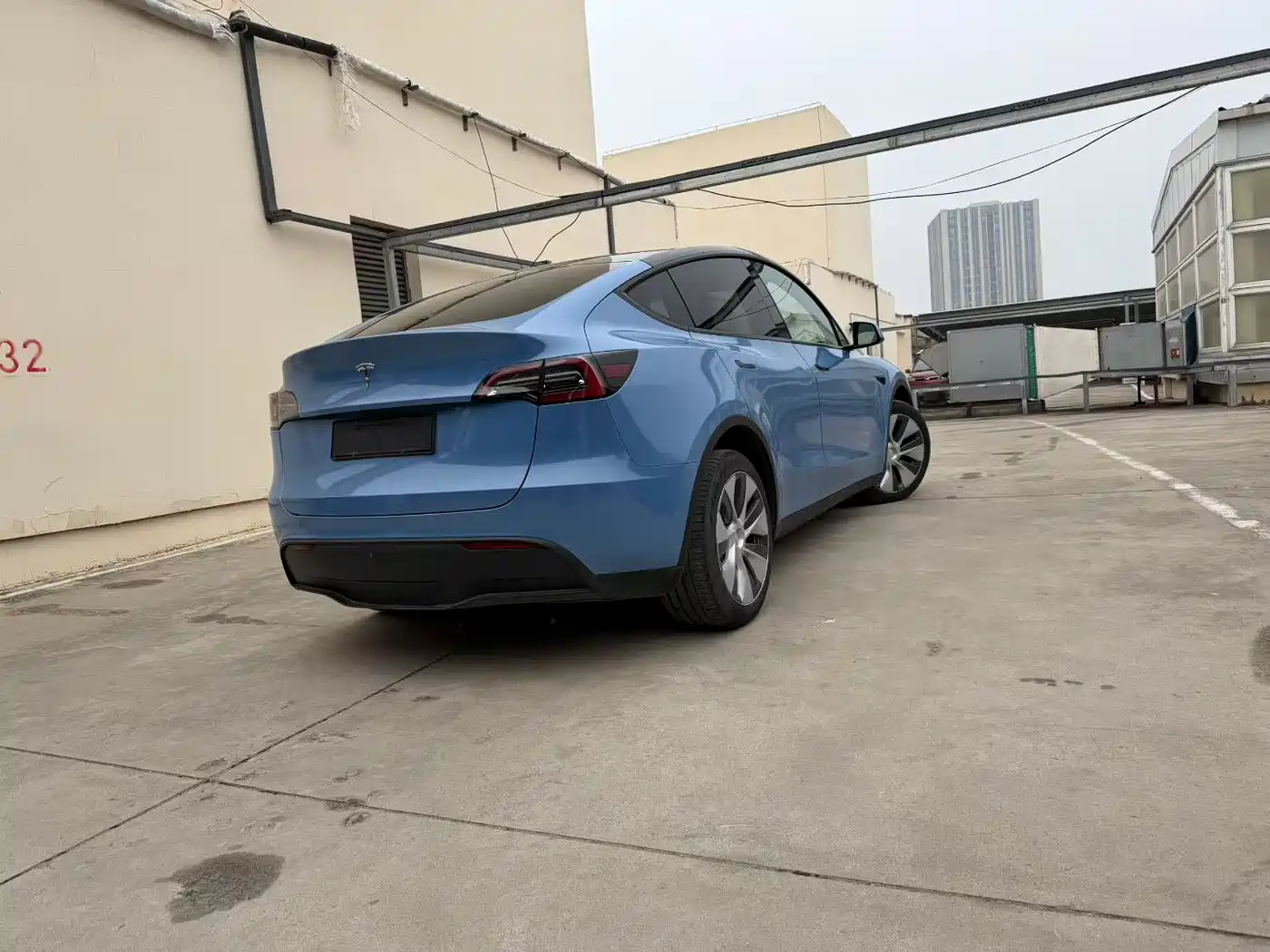 TESLA MODEL Y