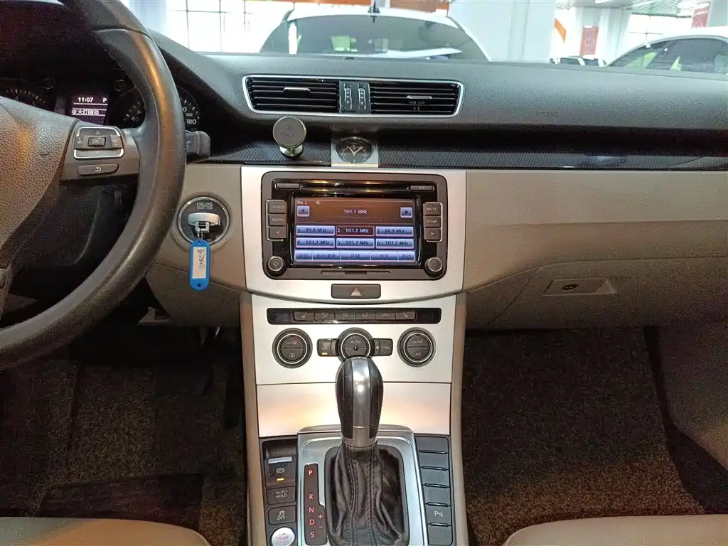 Volkswagen Magotan 2015 Facelift 1.8TSI Luxury фото 9