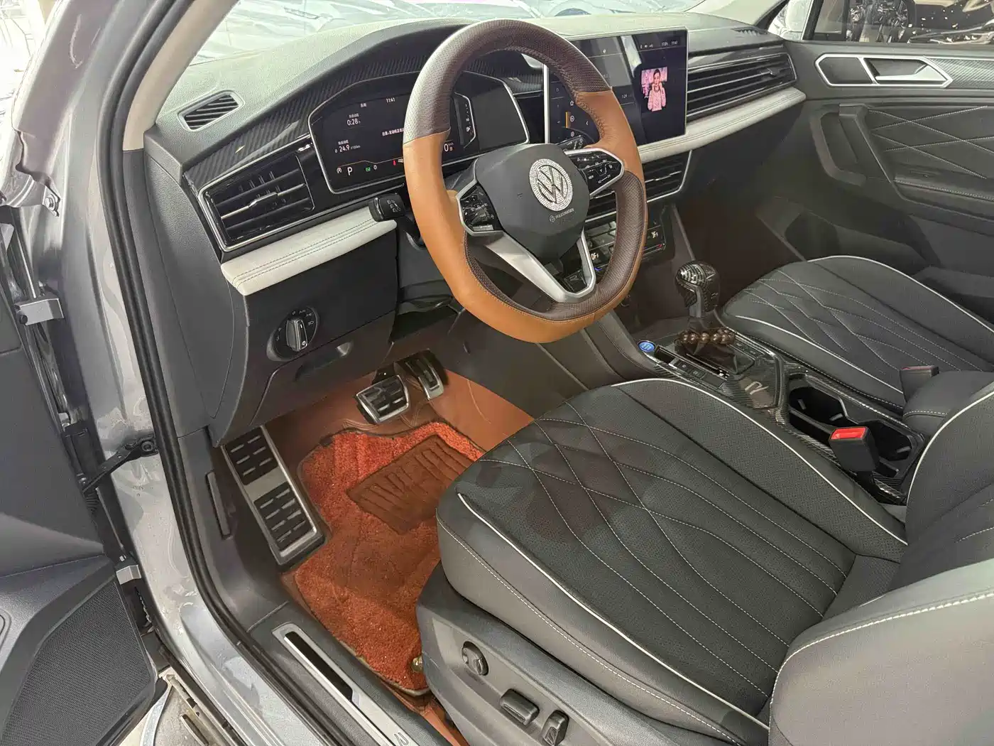 Volkswagen Tiguan L 2022 330TSI Auto 2WD R-Line Premium Edition фото 8