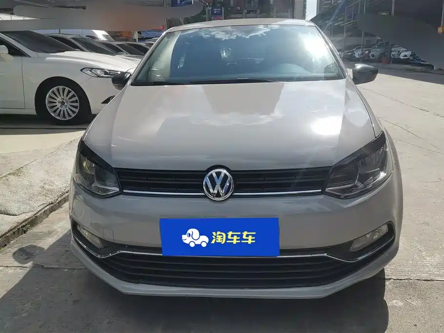 Volkswagen Polo 2014 1.6L Automatic Comfort Edition фото 2