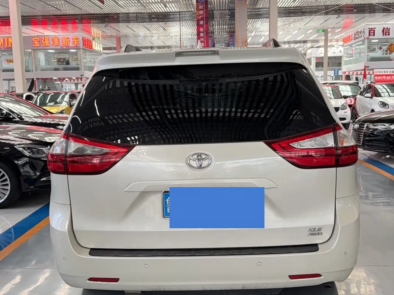 Toyota Sienna 2015 3.5L 4WD L фото 4