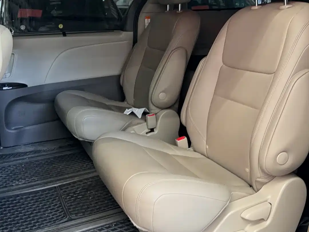 Toyota Sienna 2015 3.5L 4WD L фото 7
