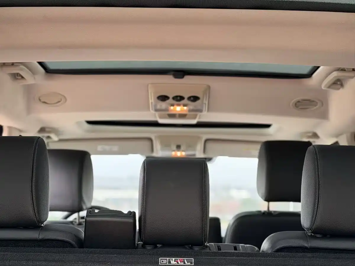Land Rover Discovery 2015 3.0 SC V6 HSE фото 6